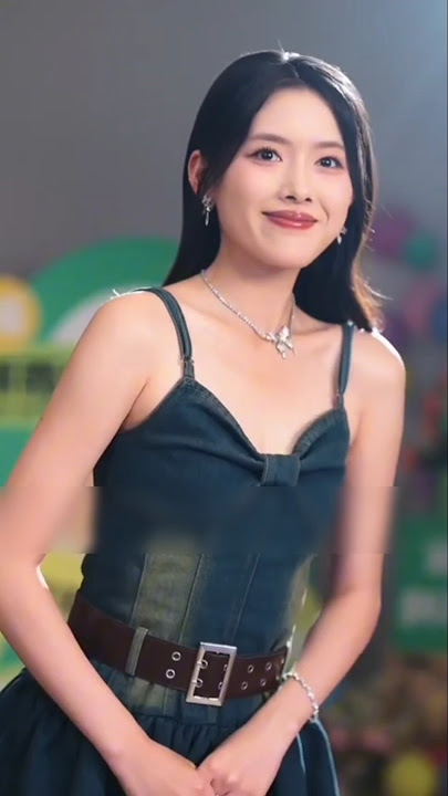 His online girlfriend secretly comes to meet him