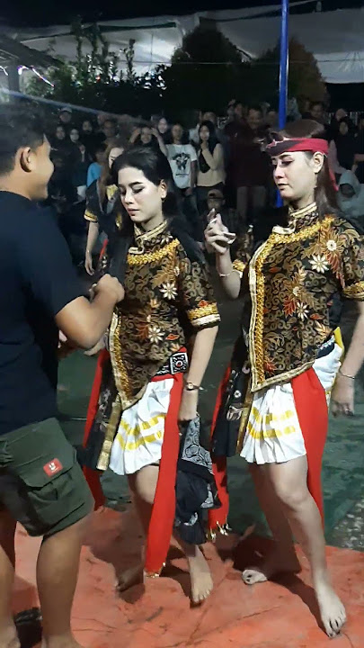 MBAK ICHA FEAT MBAK DINA DI SAWER COGAN#viralvideo #jaranan #anwar_vlog #taribarong #jathilan