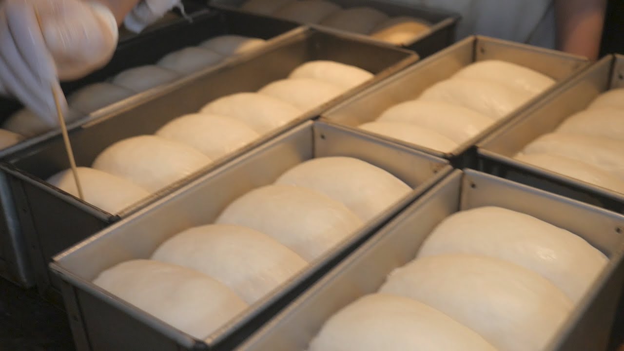 おしゃれパン屋さんが手掛けるバケットと食パンの作り方