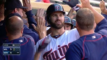 MIL@MIN: Mauer ties the game with a three-run homer