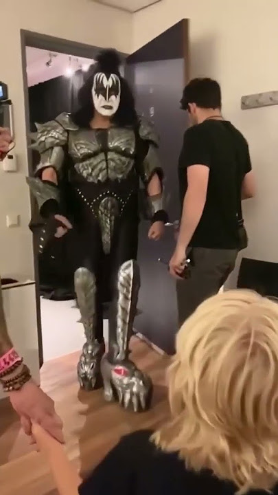 KISS Gene Simmons Backstage in Amsterdam 2022 #kissband #genesimmons #shorts #endoftheroadtour
