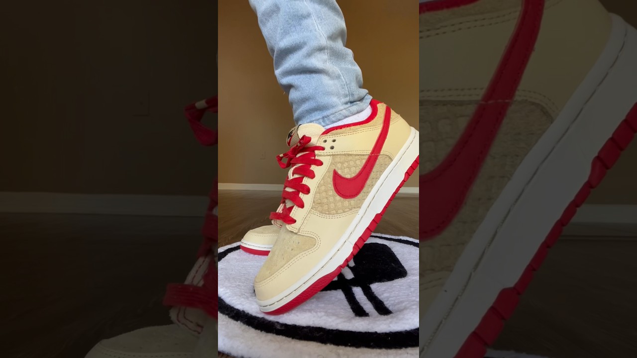 RATE THIS NIKE DUNK LOW STRAWBERRY WAFFLE 1-10 