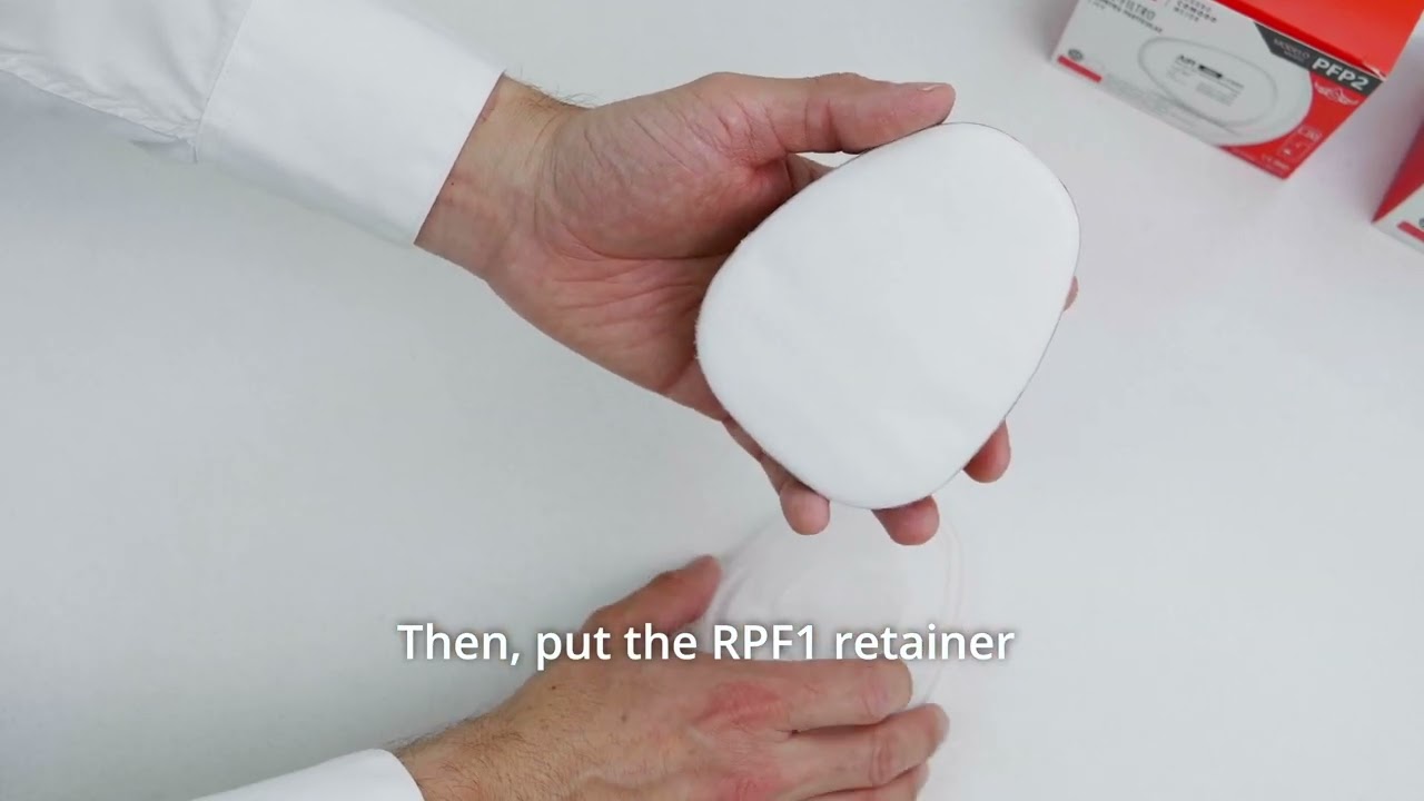 Installation of the AIR PFP2 pre-filter on F600 filters using the RPF1 retainer