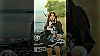 Girl Shows Her No Blur Real Photo.