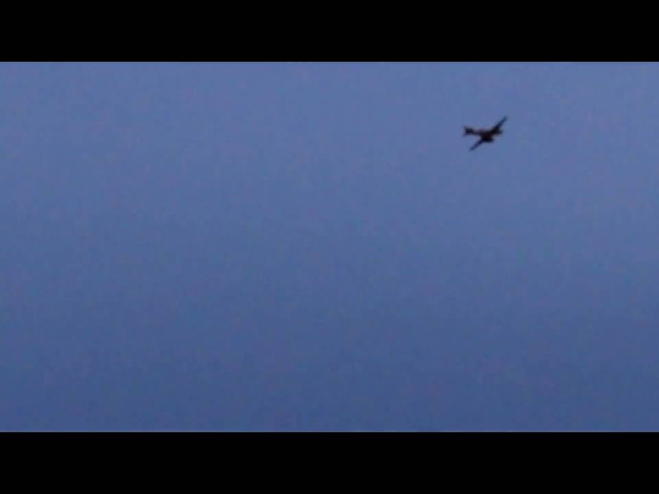 DEHAVILLAND  DH 88  COMET   SCALE RC AIRPLANE