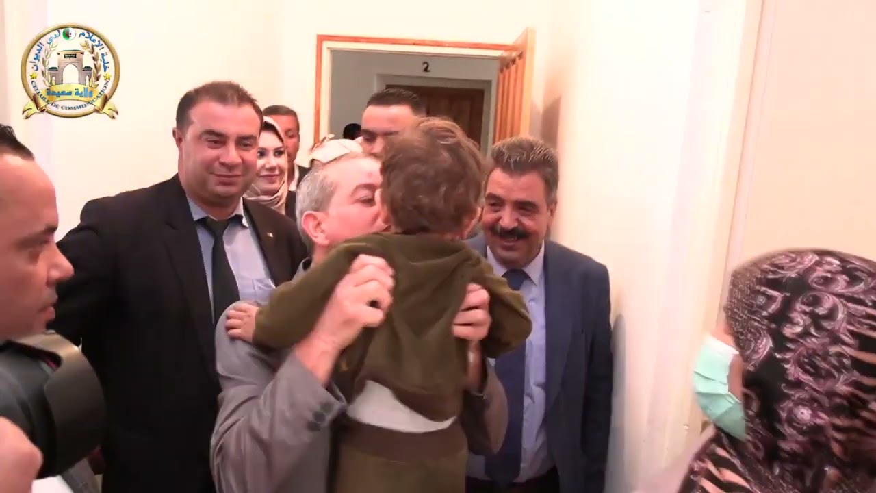 السيد احمد بودوح والي ولاية سعيدة يشرف على ترحيل  قاطني السكن الهش بحي داودي موسى