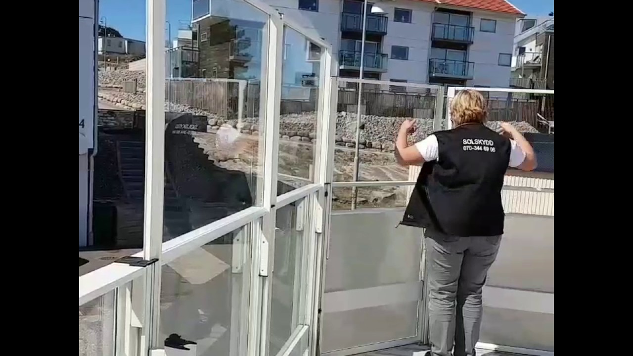 H&ouml;j och s&auml;nkbart glasr&auml;cke Cit i L&auml;.