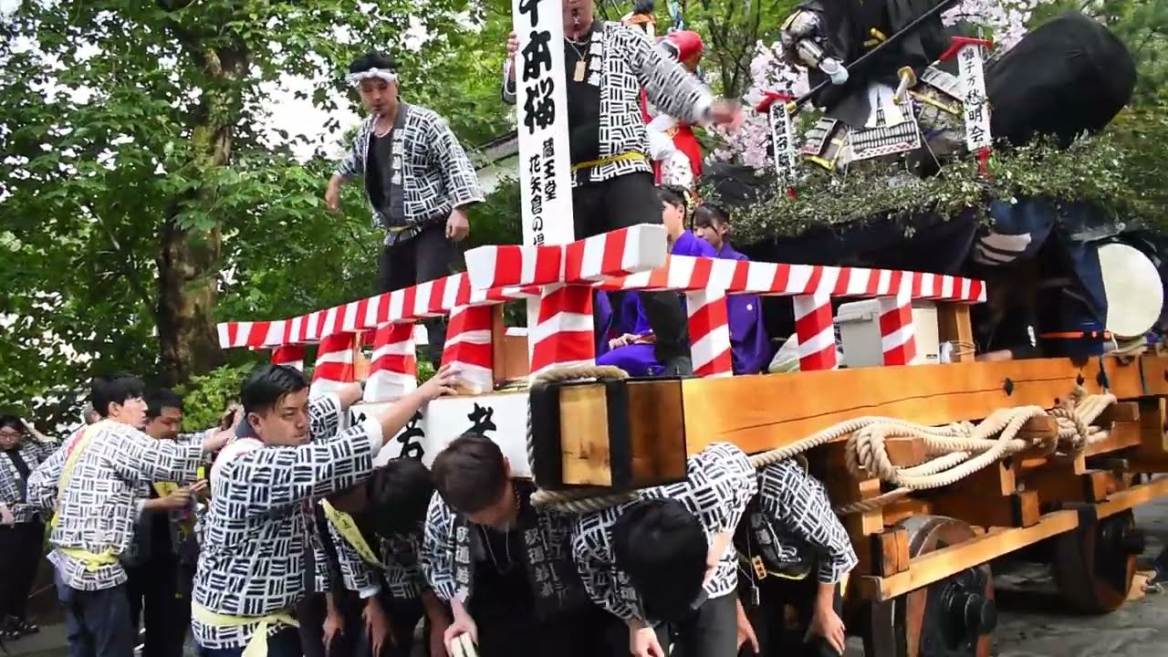 【角館のお祭り2025②】駅通り若者「佐竹北家上覧」曳山90度方向転換＆手踊り披露
