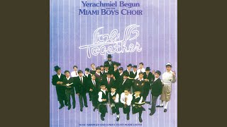 Video thumbnail of "Yerachmiel Begun & The Miami Boys Choir - Yoshiev"