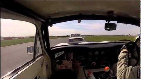 CSCC Snetterton Swinging Sixties April 2015 TVR Tuscan V8 start and 3 laps