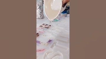 Resin Keychain making || #shorts #epoxy #resin #resinkeychain #keychain #ytshorts #small business