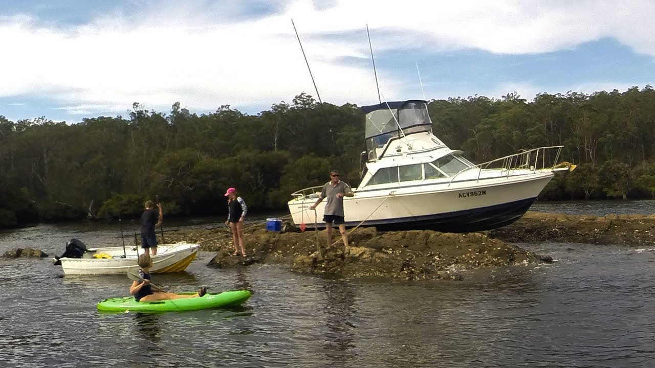 boat storage batemans bay boat bertram stuck on rocks high dry batemans bay boat storage batemans bay boat bertram stuck on rocks high dry batemans bay