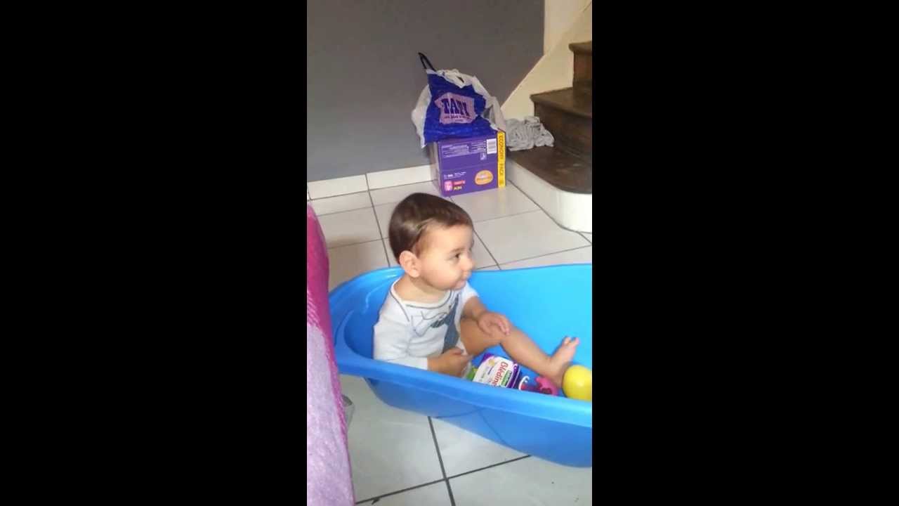 Bebe Qui Danse Sur Vitaa Et Maitre Gims Youtube Bebe Qui Danse Sur Vitaa Et Maitre Gims Youtube