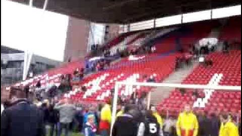 Supporters op het veld