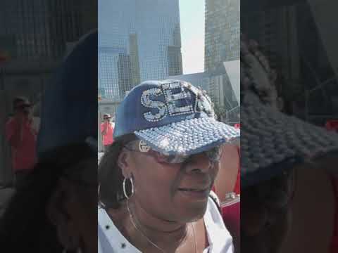 It's hot in LAS VEGAS STRIP with Lady snapshot and QWEEN SHEILA July 2017 camera iphone 8 plus apk