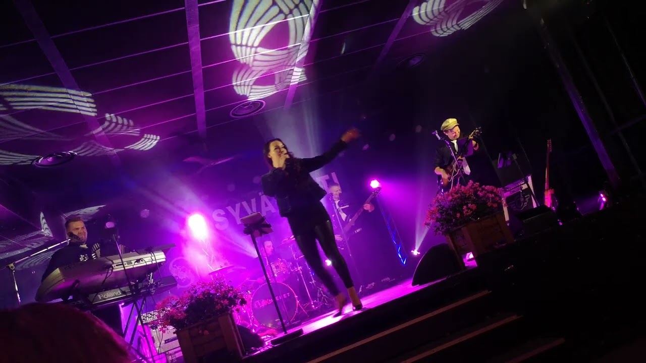 Saija Tuupanen & eXmiehet - Oi niitä aikoja