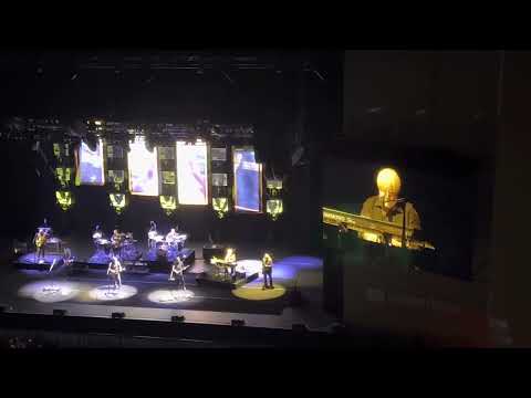 Doobie Brothers - It Keeps You Runnin’ (live)
