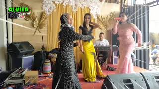 Daun puspa isma bunga desa