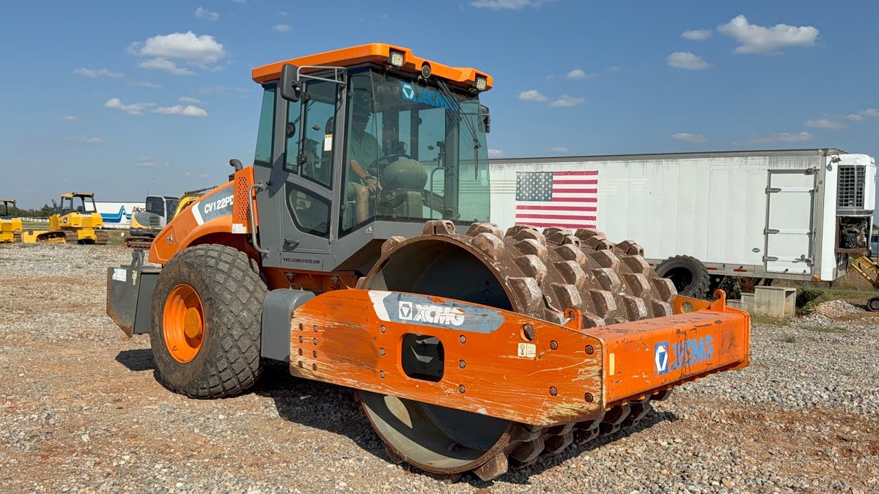 Виброкаток XCMG CV122PD с болтовым креплением на овечьей ноге продаётся