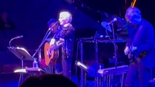“Suzanne” - Judy Collins recalls when Leonard Cohen played the song for her in #newyork #livemusic