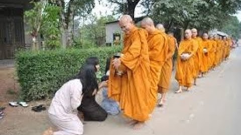 Cúng dường đúng pháp và lợi ích của cúng dường Tam bảo