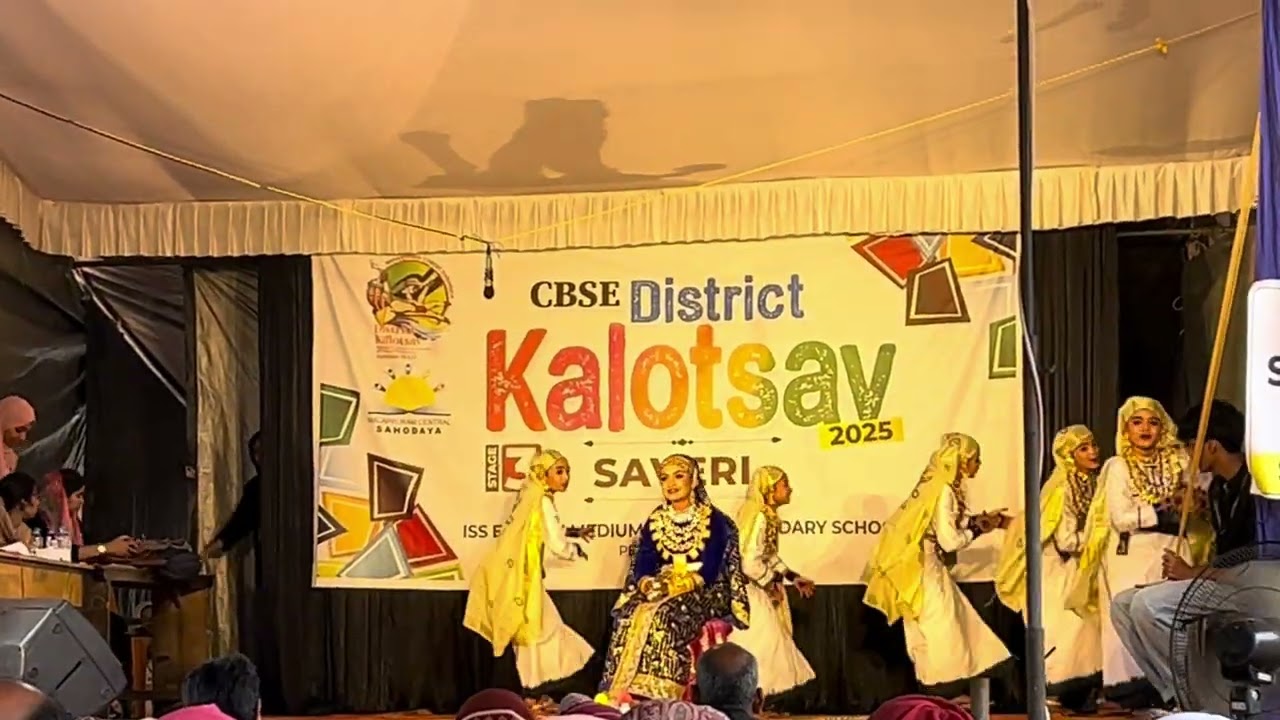 Jilla first oppana from Unique Public School, vadapuram fifth standard students🌸