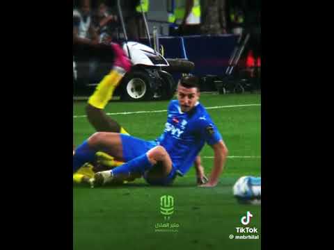 الشنب سافيتش لاعب الهلال الصربي وبعدها قول على النصر والاتحاد ياييي