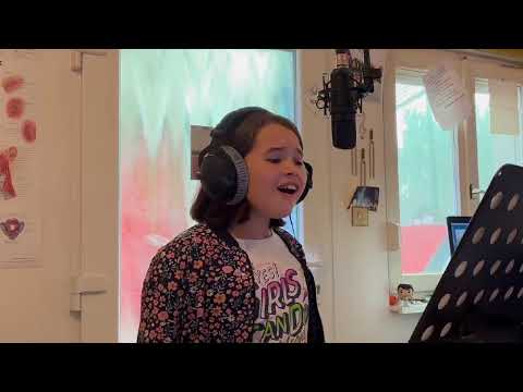 Louise Moussiere 10 Ans Maman Cover Louane Voix Incroyable