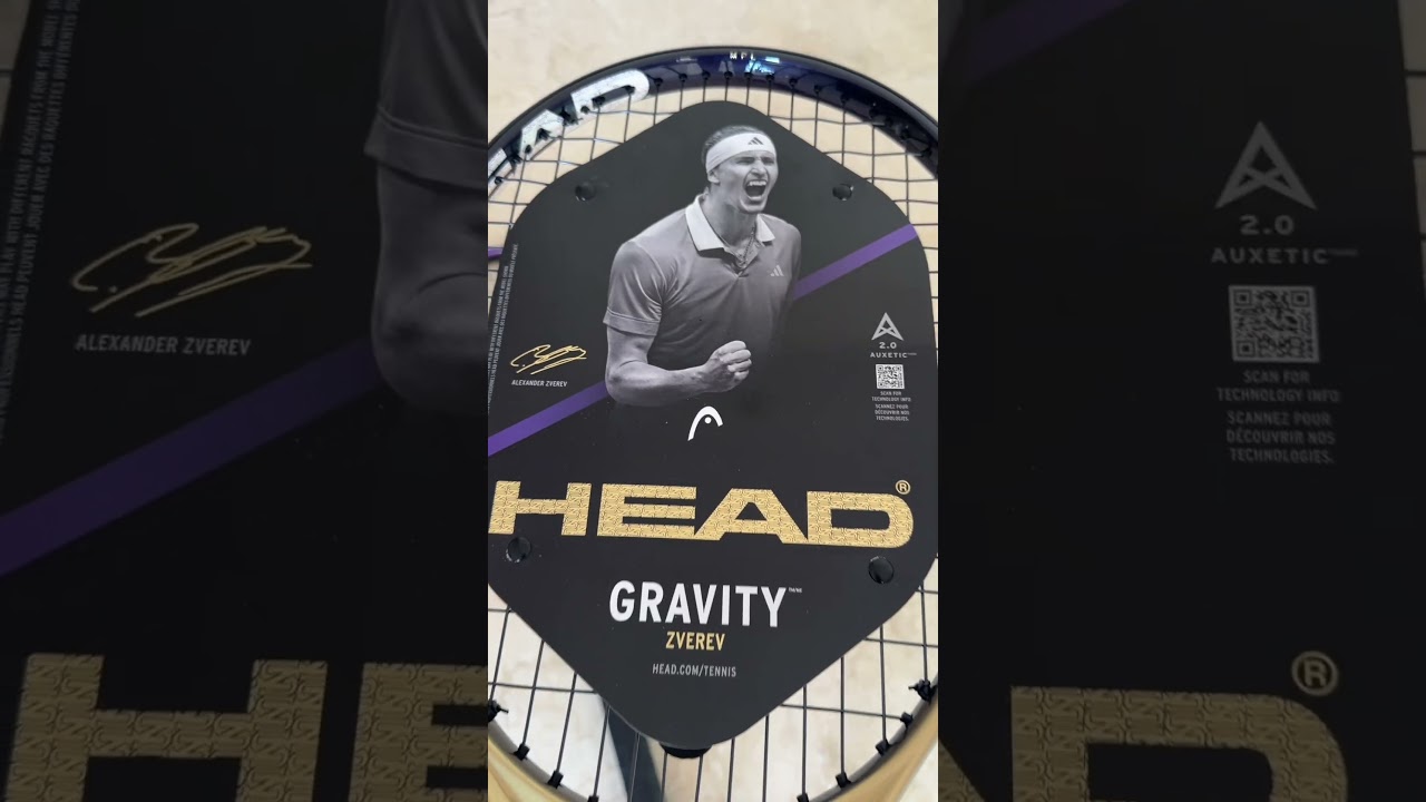 The new HEAD Gravity Zverev edition (cosmetic only). Thoughts? 🤓 #tennisracket