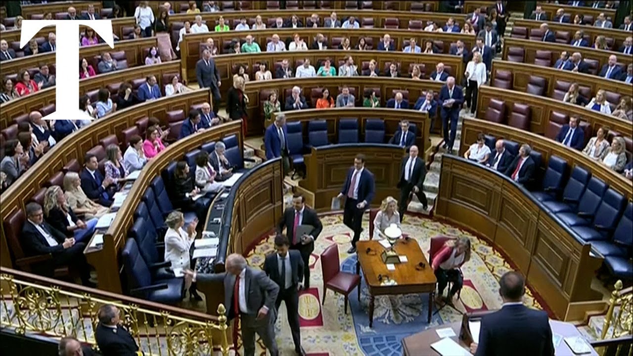Spanish lawmakers walk out over language bill approval