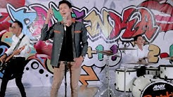 Papinka - Hitungan Cinta (Official Music Video)  - Durasi: 3:50. 