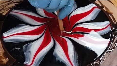 Wooden and Resin Clock That Glows in the Dark  #epoxy #resinartclock #shorts #woodworking #clock