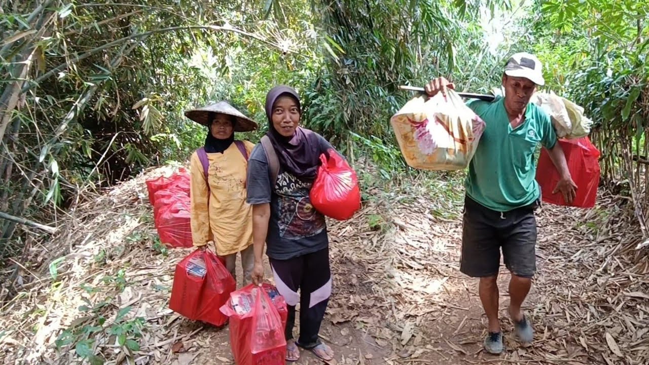 PARA BURUH TANI INI TAK MENYANGKA PULANG DARI SAWAH BAKAL BEREOTAN BAWA BELANJAAN