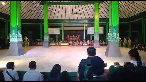 Tari Gambyong Pareanom 3 gong an ( Langen beksan Nemlikuran)