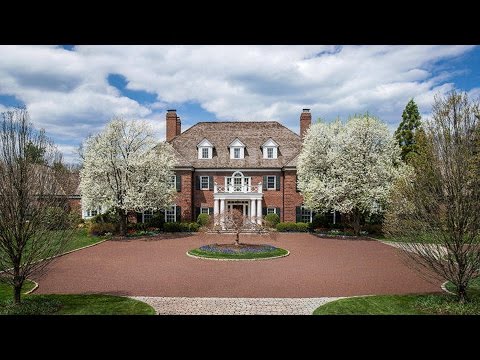 Home of the Week: A Sprawling Georgian Estate in Greenwich