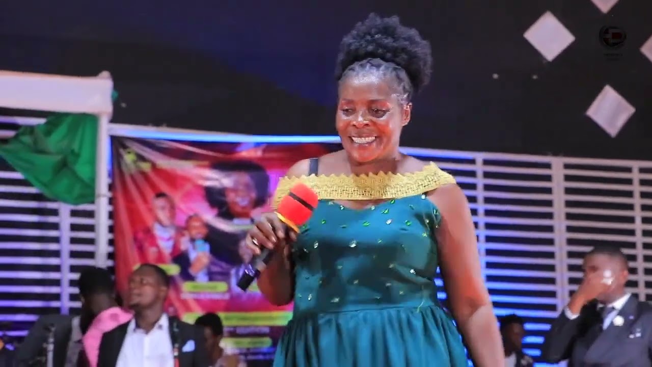 ROSE MUHANDO live Performance in BURUNDI