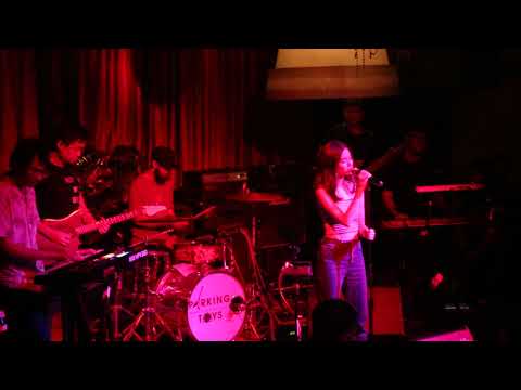 อยากรู้หัวใจตัวเอง (Ost.แอบรักออนไลน์) - Violette Wautier live at Parking Toys