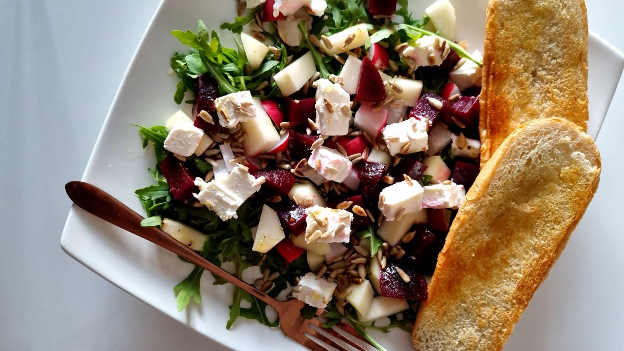 Szybka i prosta sałatka z burakiem, gruszką i serem feta🍐🥗
