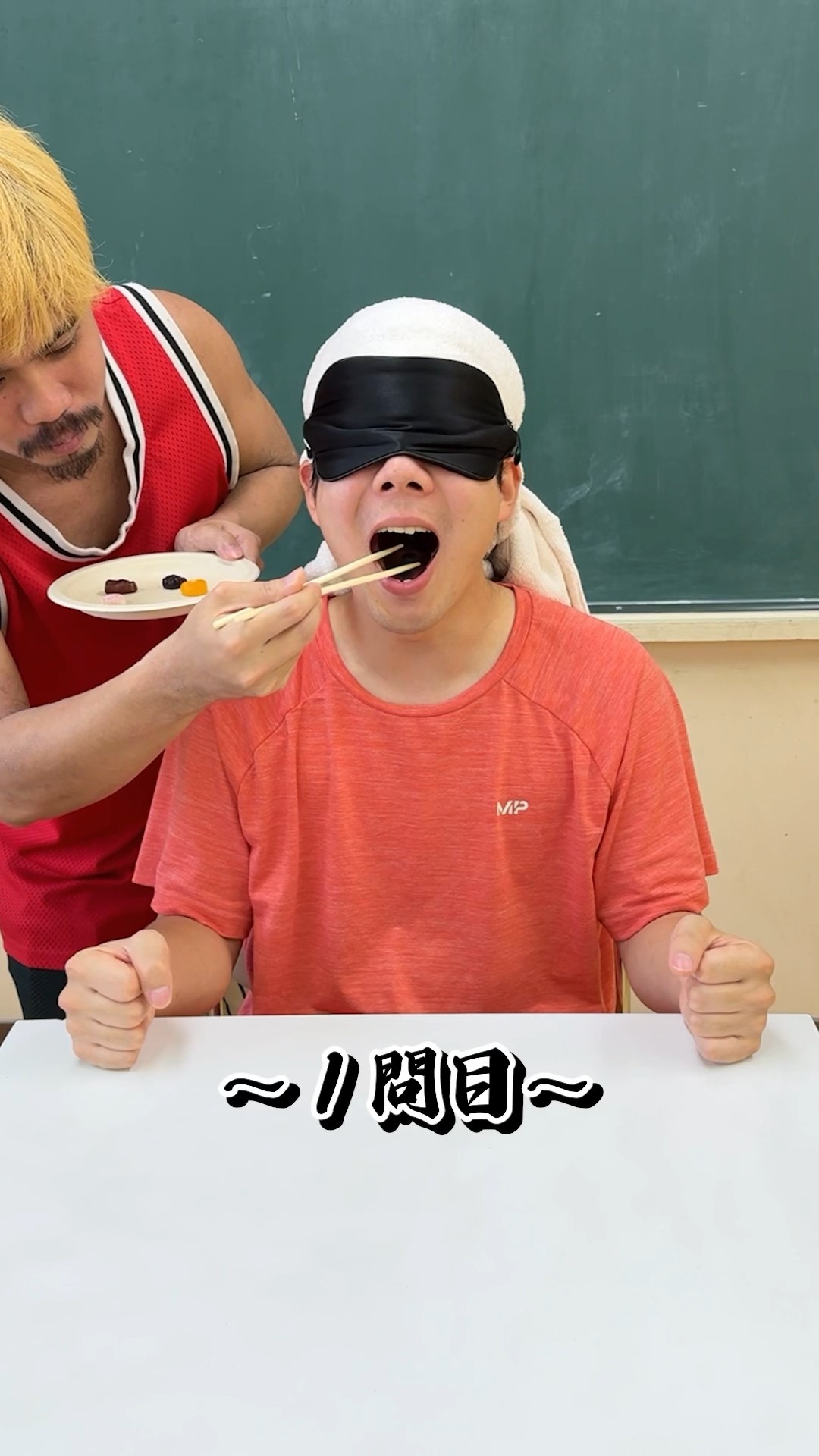 Blindfolded gummi challenge!?