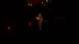 Albin Lee Meldau stukje Stand By Me met publiek in de bovenzaal Paradiso Amsterdam