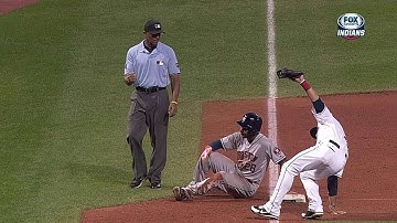 HOU@CLE: Gomes nabs Hoes trying to advance to third