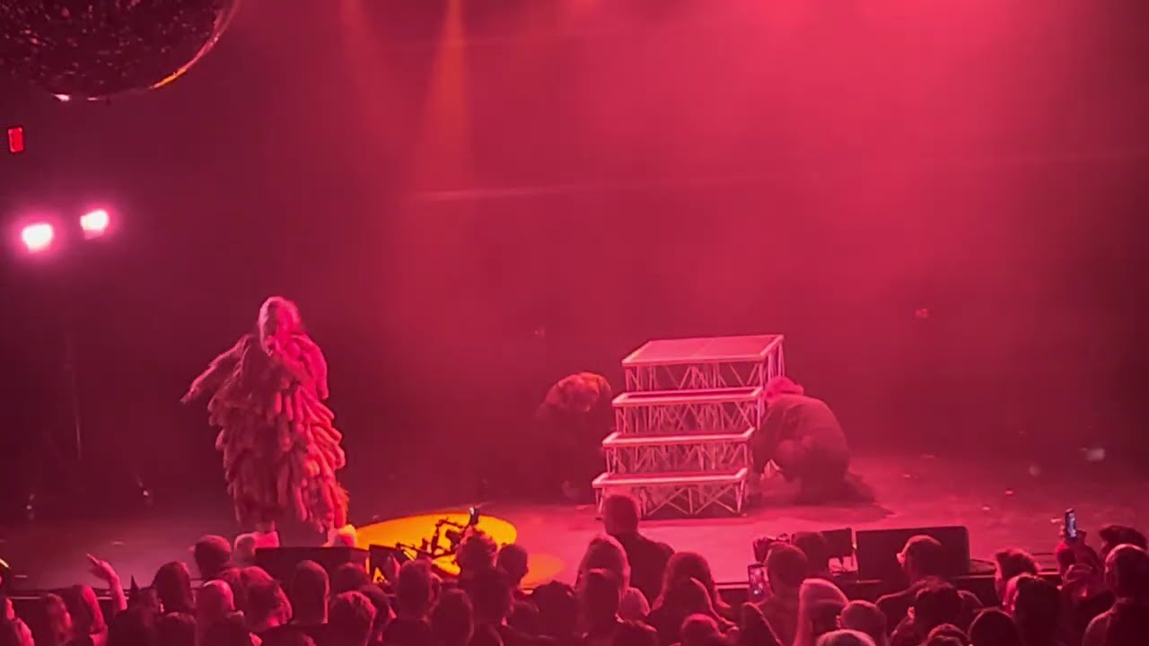 Peaches - Whatcha Gonna Do About It. Live. Los Angeles. California 21.03.2026 [FULL SONG] HD