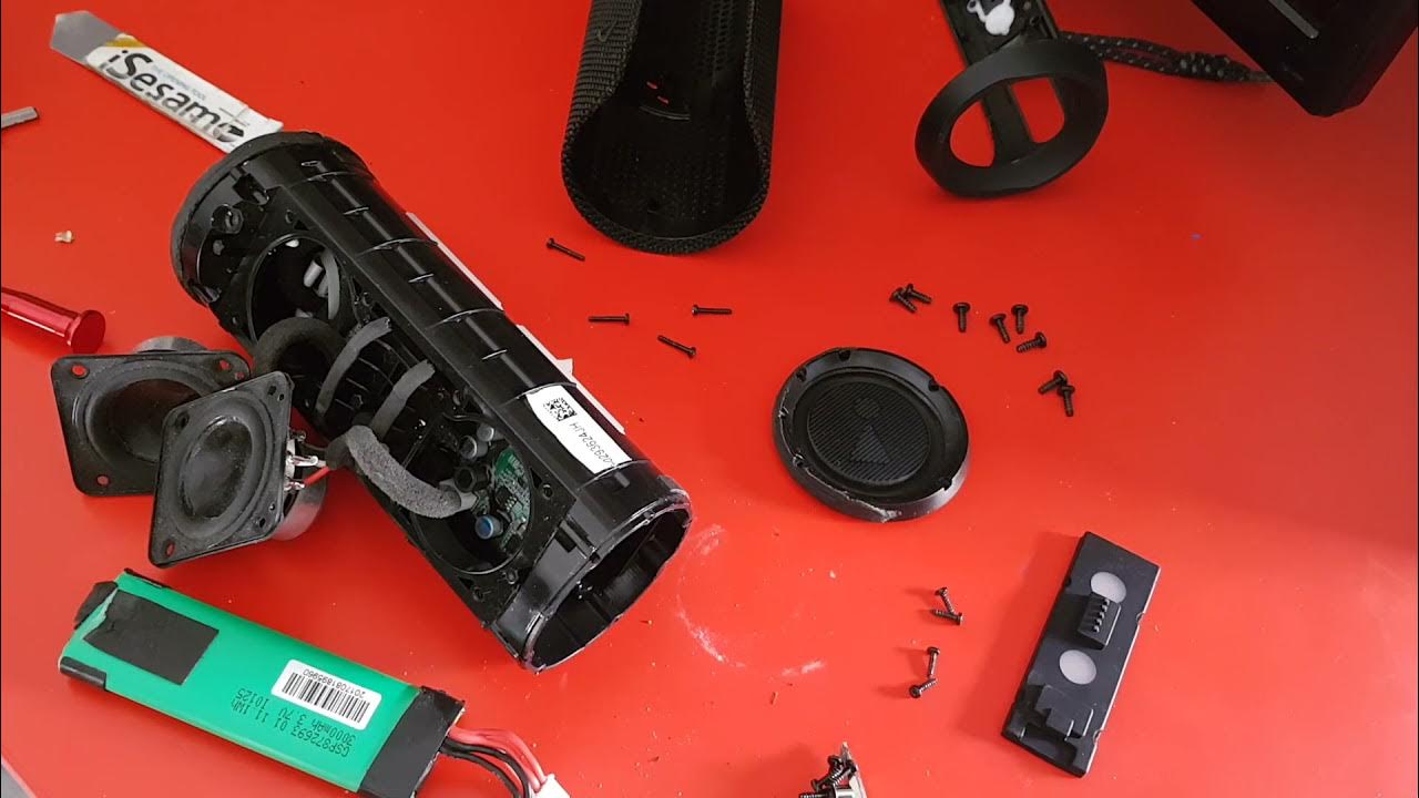 JBL flip 4 Won't turn on SOLUTION Replug the power flex cable