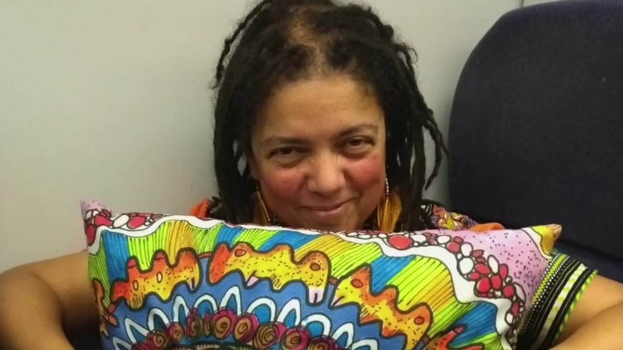 Hum & Hug Flashmob1 / Dec. 2019 - YouTube