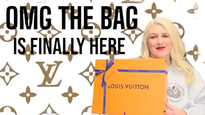 Unboxing my new @louisvuitton Side Trunk 🧳 So excited to get my