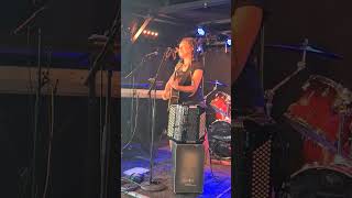 Jinin live Dame de Canton