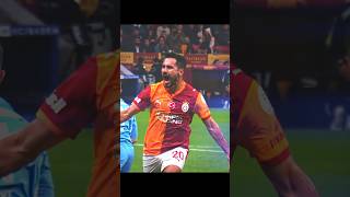 İlkay Gündoğan Sahnede Resimi