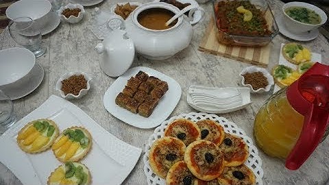 اليوم الاول: مائدة افطار اول يوم رمضان ماما عتقاتني