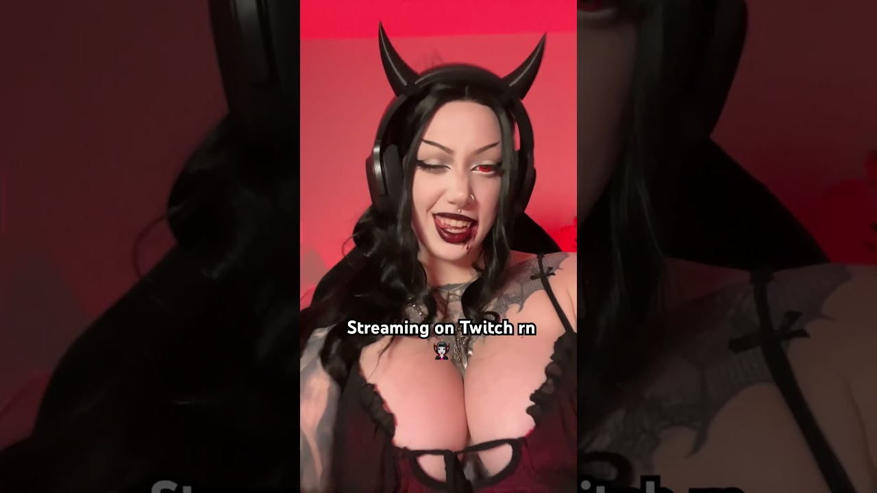 Come hang🧛🏻‍♀️🖤