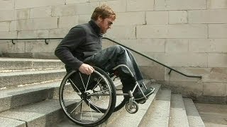 Cabra Romance paquete El hombre que enseña destrezas con silla de ruedas - YouTube